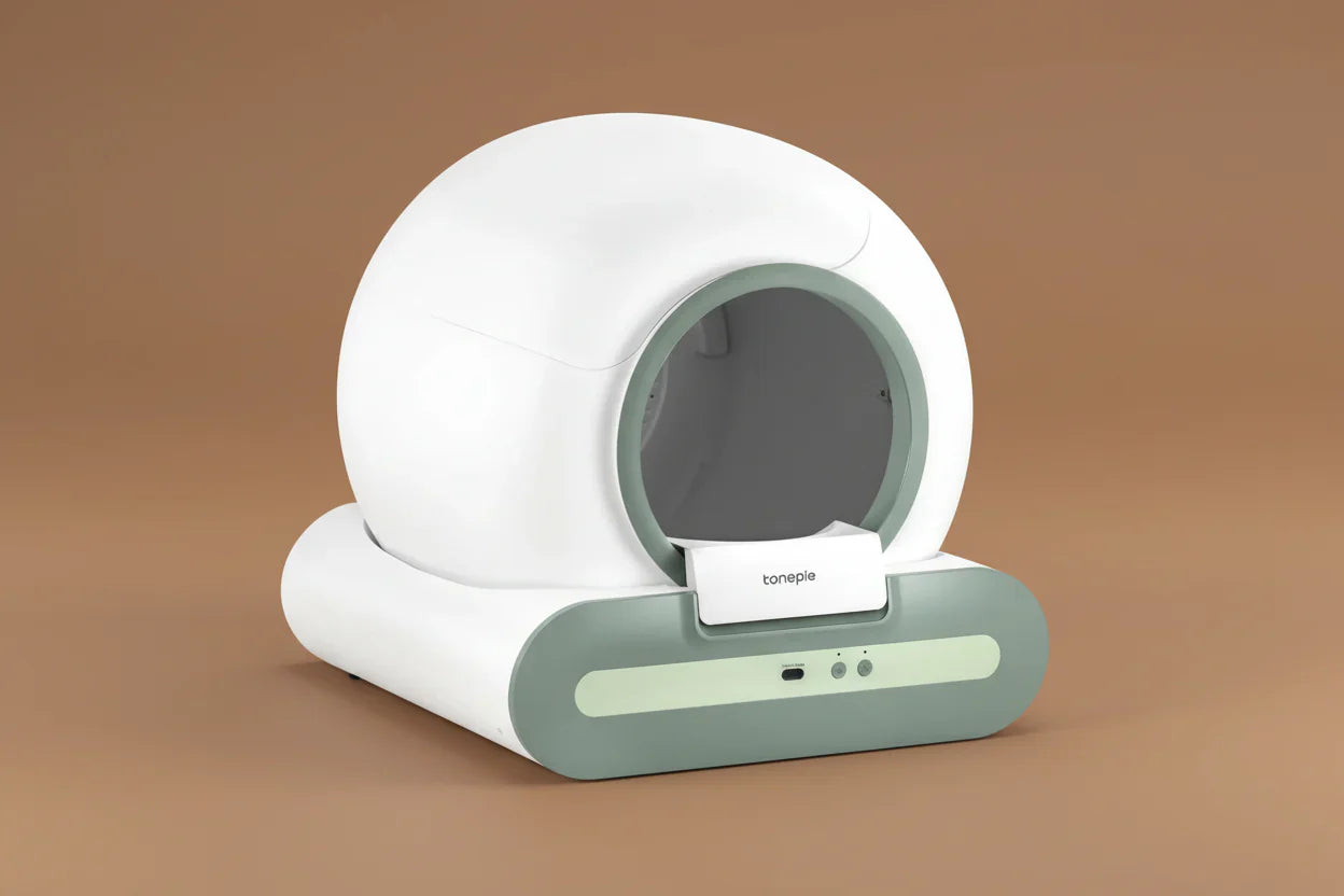 Modernes automatic cat toilet with app control von pawly.tech in Weiß und Grün für Katzen